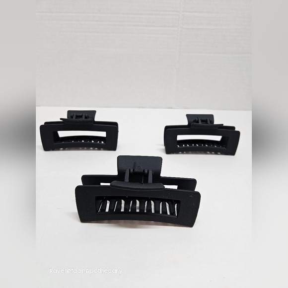 3/15$ Bundle Deal NWOT Three piece Square Hair Clips - Picture 1 of 3